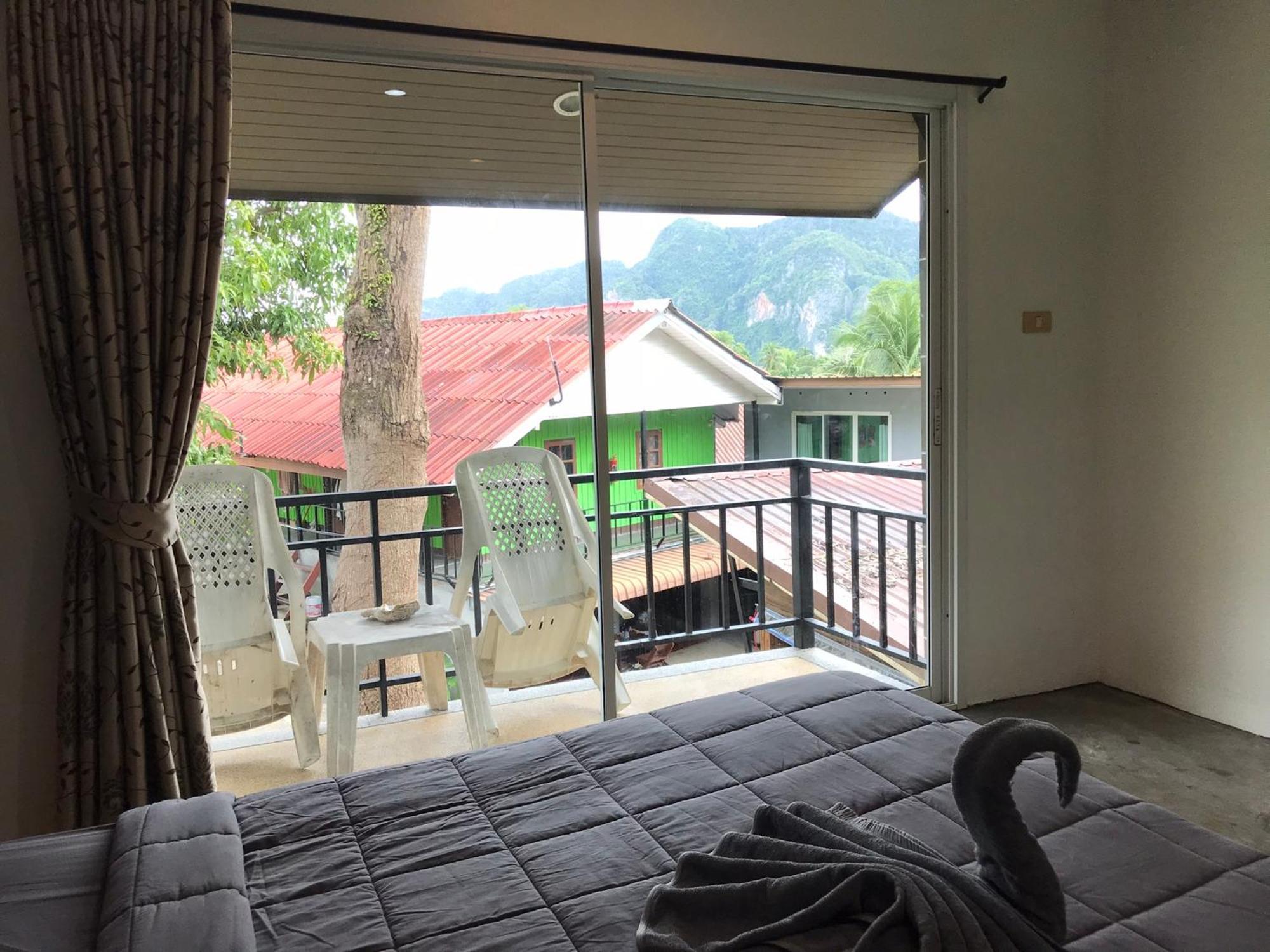 Pp Midnight Hotel Phi Phi Don Exterior foto