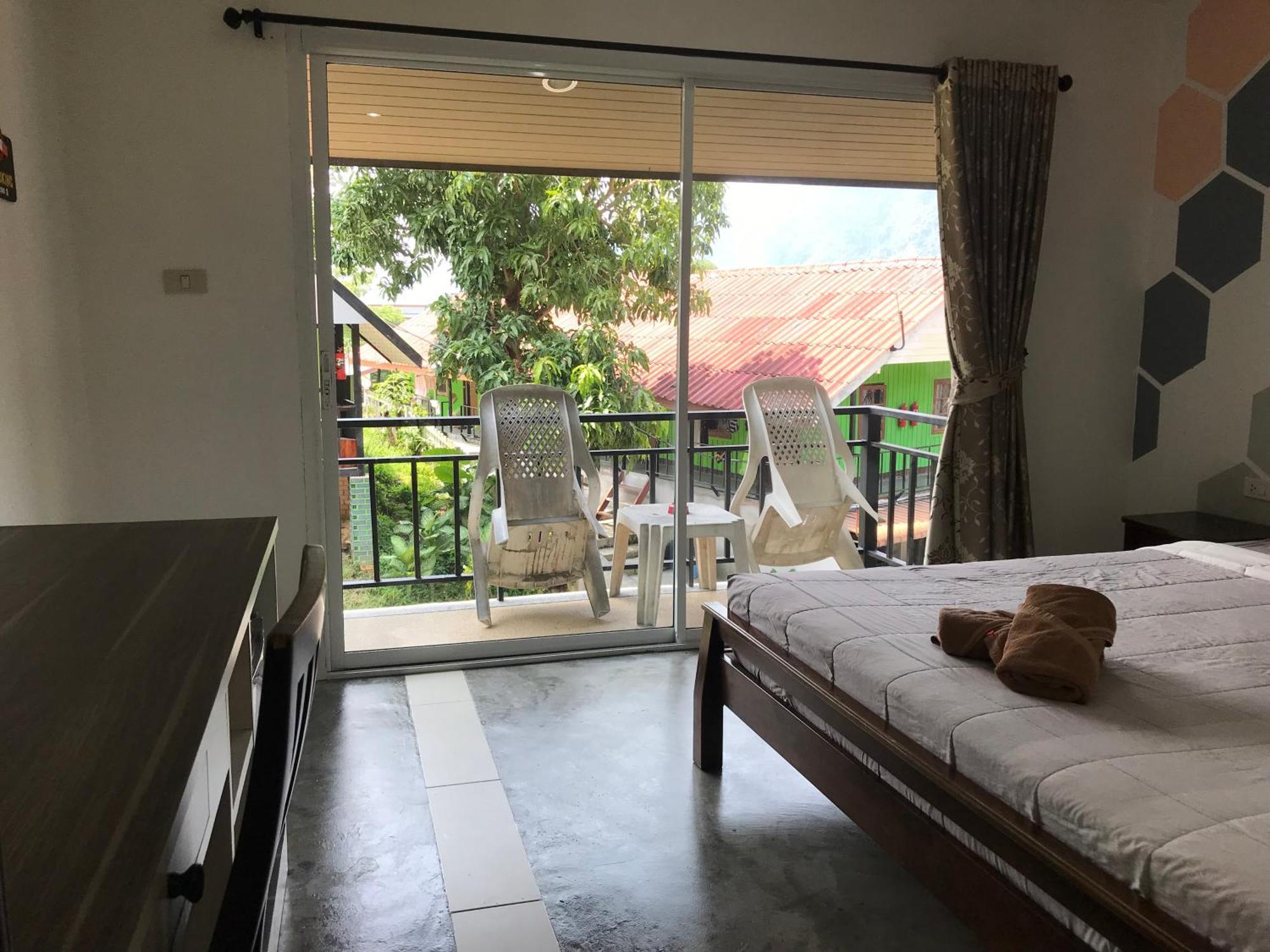 Pp Midnight Hotel Phi Phi Don Exterior foto